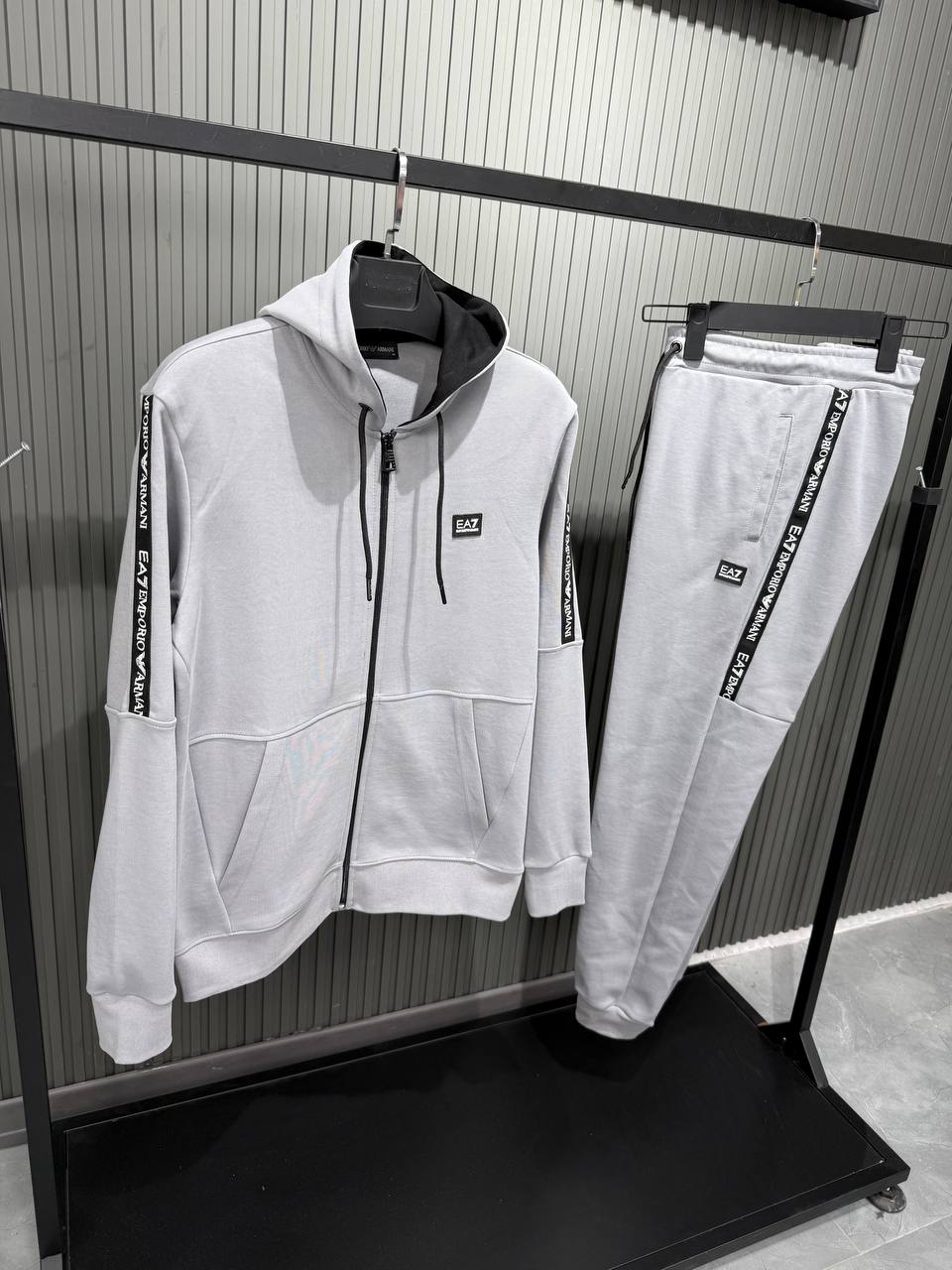 Męski Dres EA7 Style – Szary, Bluza z Kapturem + Spodnie